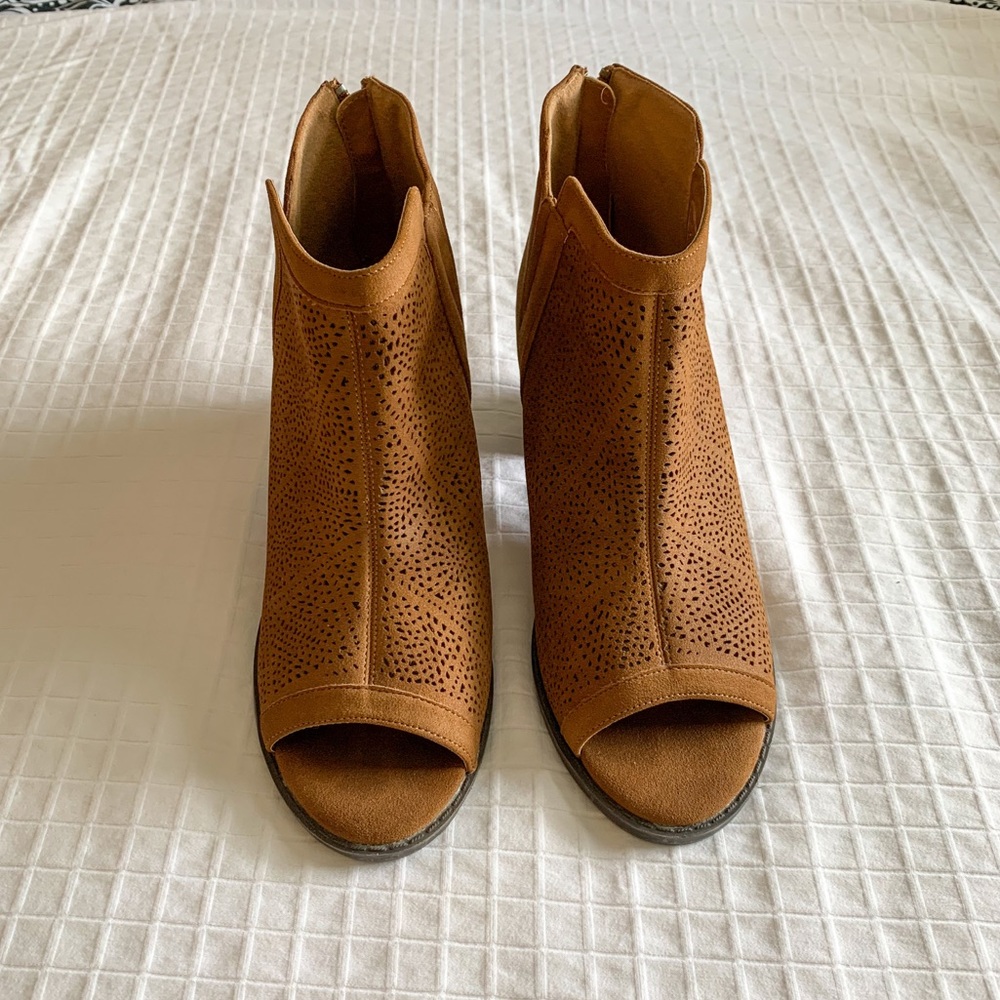 Super cute boutique booties